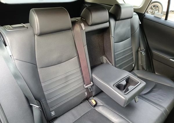 Toyota RAV4 cena 145000 przebieg: 146700, rok produkcji 2020 z Brwinów małe 352